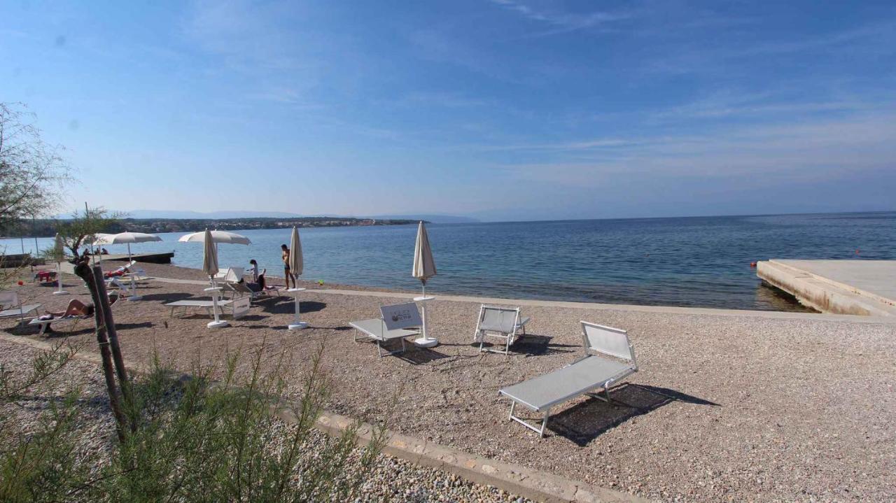 Apartment in Malinska/Insel Krk 13204 Bagian luar foto